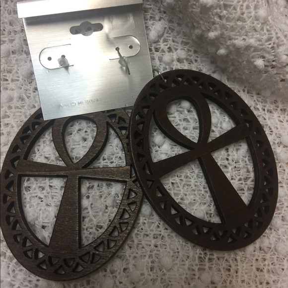 Beautiful Ankh Earrings - Picture 2 of 2